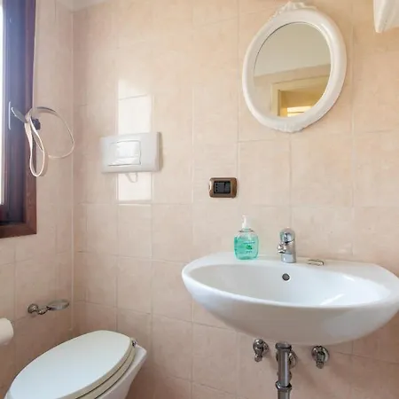 Corrado - Ground Floor Lägenhet